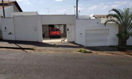 Casa à venda, 4 quartos, 2 suítes, 2 vagas, CIDADE JARDIM - Uberlândia/MG