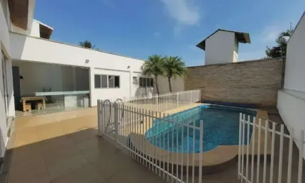 Casa à venda, 4 quartos, 4 suítes, 2 vagas, Jardim Karaíba - Uberlândia/MG