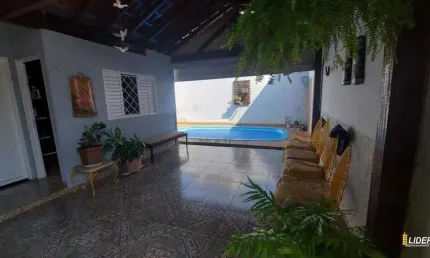 Casa à venda, 3 quartos, 1 suíte, 4 vagas, JARDIM PATRICIA - Uberlândia/MG