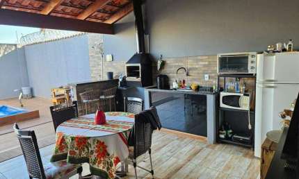 Casa à venda, 3 quartos, 1 suíte, 3 vagas, JARDIM PATRICIA - Uberlândia/MG