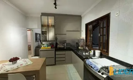Casa à venda, 2 quartos, 1 suíte, 2 vagas, CIDADE JARDIM - Uberlândia/MG
