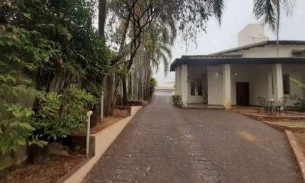 Casa à venda, 4 quartos, 4 suítes, 5 vagas, CIDADE JARDIM - Uberlândia/MG