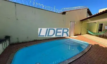 Casa à venda, 2 quartos, 1 suíte, 2 vagas, Vigilato Pereira - Uberlândia/MG