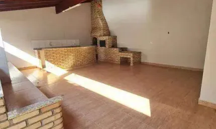 Casa à venda, 3 quartos, 1 suíte, 6 vagas, Santa Mônica - Uberlândia/MG