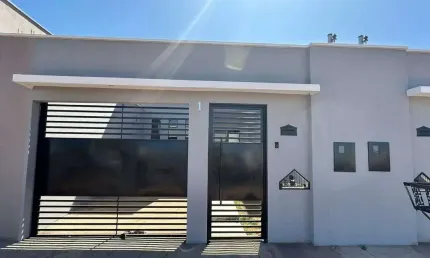 Casa à venda, 3 quartos, 1 suíte, 2 vagas, JARDIM HOLANDA - Uberlândia/MG