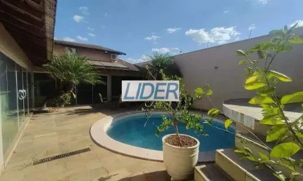 Casa à venda, 4 quartos, 2 suítes, 4 vagas, JARDIM COLINA - Uberlândia/MG