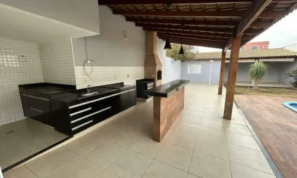 Casa à venda, 4 quartos, 2 suítes, 4 vagas, MARTINS - Uberlândia/MG