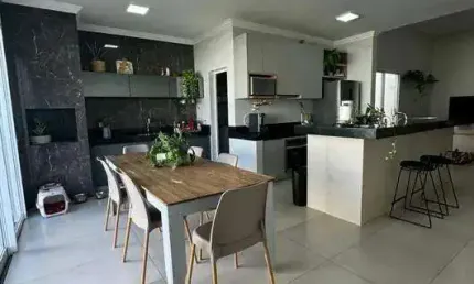 Casa à venda, 3 quartos, 3 suítes, 4 vagas, CIDADE JARDIM - Uberlândia/MG