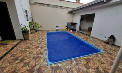 Casa à venda, 4 quartos, 1 suíte, 4 vagas, Santa Mônica - Uberlândia/MG