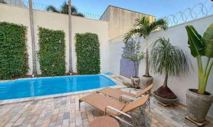Casa à venda, 4 quartos, 4 suítes, 3 vagas, Vigilato Pereira - Uberlândia/MG
