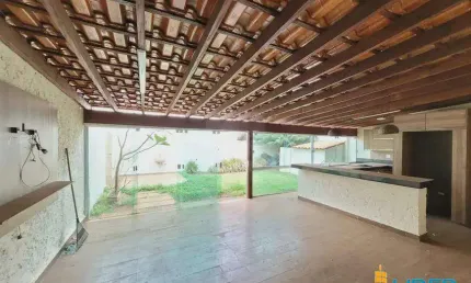 CASA EM CONDOMÍNIO à venda, 3 quartos, 1 suíte, 4 vagas, JARDIM HOLANDA - Uberlândia/MG