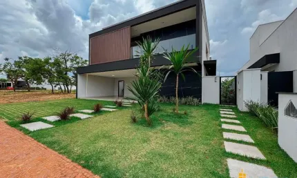 CASA EM CONDOMÍNIO à venda, 4 quartos, 3 suítes, 3 vagas, JARDIM SUL - Uberlândia/MG