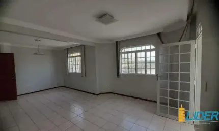 Apartamento à venda, 3 quartos, 1 suíte, 1 vaga, Osvaldo Rezende - Uberlândia/MG