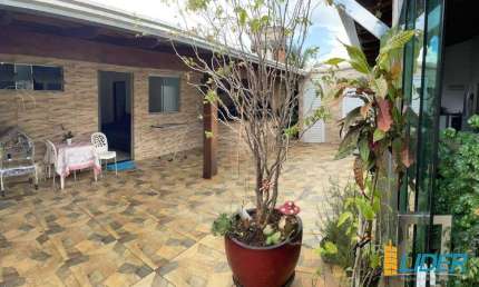 Casa à venda, 6 quartos, 2 suítes, 4 vagas, MARTA HELENA - Uberlândia/MG