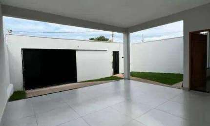 Casa à venda, 3 quartos, 1 suíte, 2 vagas, JARDIM HOLANDA - Uberlândia/MG