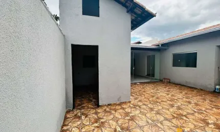 Casa à venda, 3 quartos, 1 suíte, 3 vagas, Santa Mônica - Uberlândia/MG