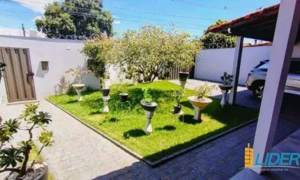 Casa à venda, 3 quartos, 1 suíte, 2 vagas, JARDIM PATRICIA - Uberlândia/MG