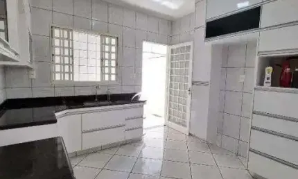 Casa à venda, 3 quartos, 1 suíte, 2 vagas, JARDIM PATRICIA - Uberlândia/MG
