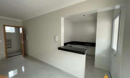 Apartamento à venda, 2 quartos, 1 suíte, 1 vaga, Santa Mônica - Uberlândia/MG