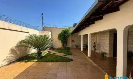 Casa à venda, 4 quartos, 1 suíte, 4 vagas, CUSTODIO PEREIRA - Uberlândia/MG