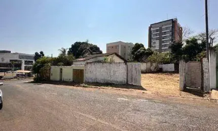 Terreno à venda na Rua Delmira Cândida Rodrigues da Cunha, Santa Mônica, Uberlândia