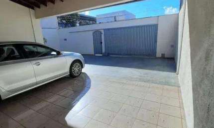 Casa à venda, 5 quartos, 3 suítes, 4 vagas, Brasil - Uberlândia/MG