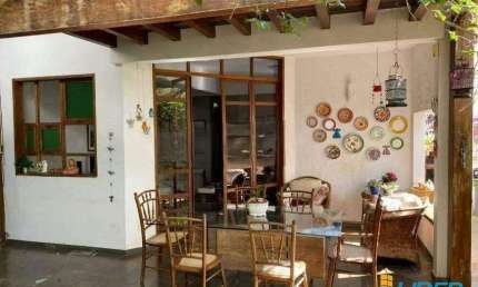 Casa à venda, 4 quartos, 2 suítes, 2 vagas, Centro - Uberlândia/MG