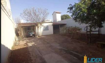 Casa com 3 quartos à venda na Avenida Pará, Umuarama, Uberlândia