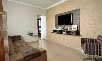 Casa com 3 quartos à venda na Alberto Schwitzer, Jaraguá, Uberlândia