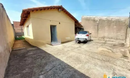 Casa à venda, 3 quartos, 3 vagas, JARDIM HOLANDA - Uberlândia/MG