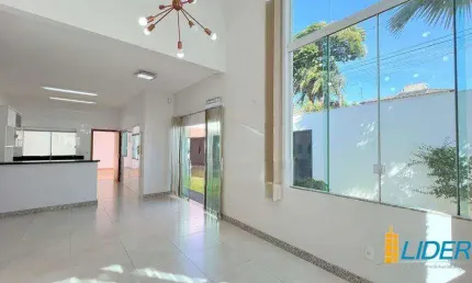 Casa à venda, 3 quartos, 3 suítes, 4 vagas, CIDADE JARDIM - Uberlândia/MG