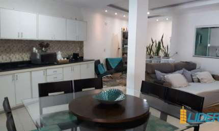 Casa à venda, 3 quartos, 1 suíte, 2 vagas, JARDIM PATRICIA - Uberlândia/MG