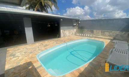 Casa à venda, 3 quartos, 1 suíte, 2 vagas, Santa Mônica - Uberlândia/MG