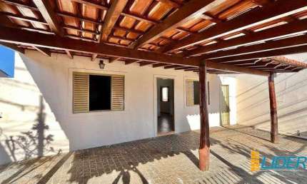 Casa à venda, 4 quartos, 2 vagas, CUSTODIO PEREIRA - Uberlândia/MG