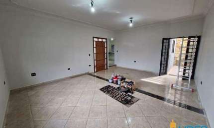 Casa à venda, 3 quartos, 1 suíte, 4 vagas, CIDADE JARDIM - Uberlândia/MG