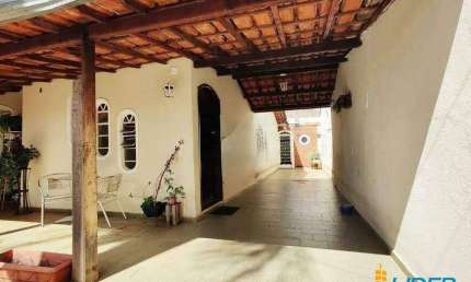 Casa à venda, 4 quartos, 2 vagas, CIDADE JARDIM - Uberlândia/MG