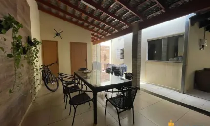 Casa com 3 quartos à venda na Rua Sorrento, Jardim Europa, Uberlândia