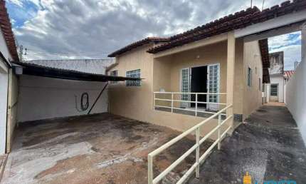 Casa à venda, 4 quartos, 2 vagas, LARANJEIRAS - Uberlândia/MG