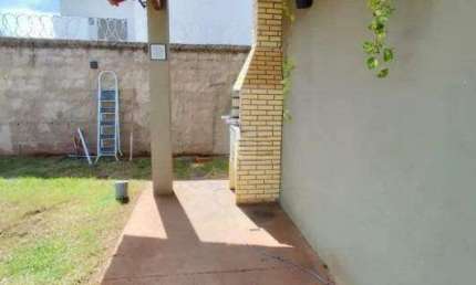 Casa à venda, 2 quartos, 4 vagas, LARANJEIRAS - Uberlândia/MG
