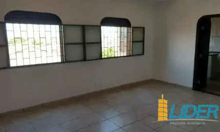 Apartamento à venda, 3 quartos, 1 suíte, 1 vaga, Brasil - Uberlândia/MG