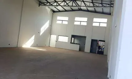 Casa para alugar na Avenida Alípio Abrão, Santa Luzia, Uberlândia