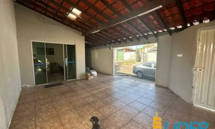 Casa à venda, 2 quartos, 1 suíte, 2 vagas, JARDIM DAS PALMEIRAS - Uberlândia/MG