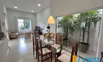Casa à venda, 3 quartos, 1 suíte, 4 vagas, osvaldo rezende - uberlândia/mg