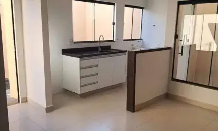 Linda casa disponível para aluguel no shopping park