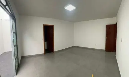 Casa com 2 quartos para alugar na Alameda Antônio Carlos Vieira da Cunha, Granada, Uberlândia