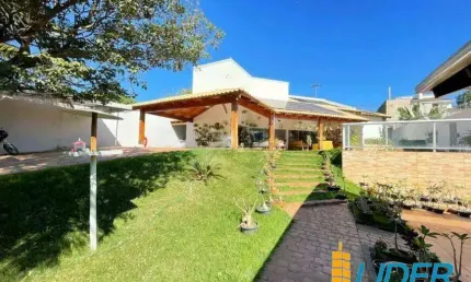 Casa à venda, 4 quartos, 4 suítes, 8 vagas, cidade jardim - uberlândia/mg