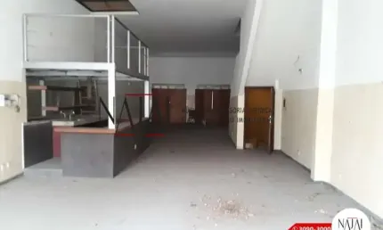 Vendo excelente Prédio Comercial 03 pavimentos Praça Tiradentes-RJ.