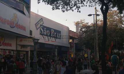 Vendo loja 9m por 4m com 03 andares-Mercado São Braz-Campo Grande-Rj.