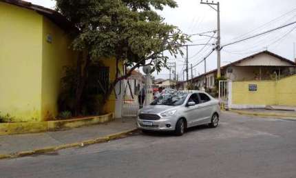 Vendo excelente casa 02 quartos Estrada Olegário Dias-Centro Queimados Rj.