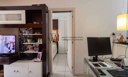 Vendo sala e qto com 42m - 01 suite  01 vaga-Pompeu Loureiro-Copacabana.